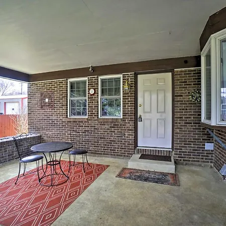 Delightful Tipp City Unit With Covered Patio!